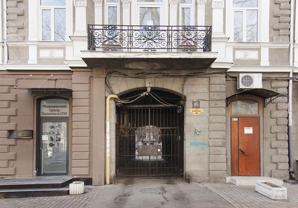 Club Suite Near Deribasovskaya أوديسا المظهر الخارجي الصورة