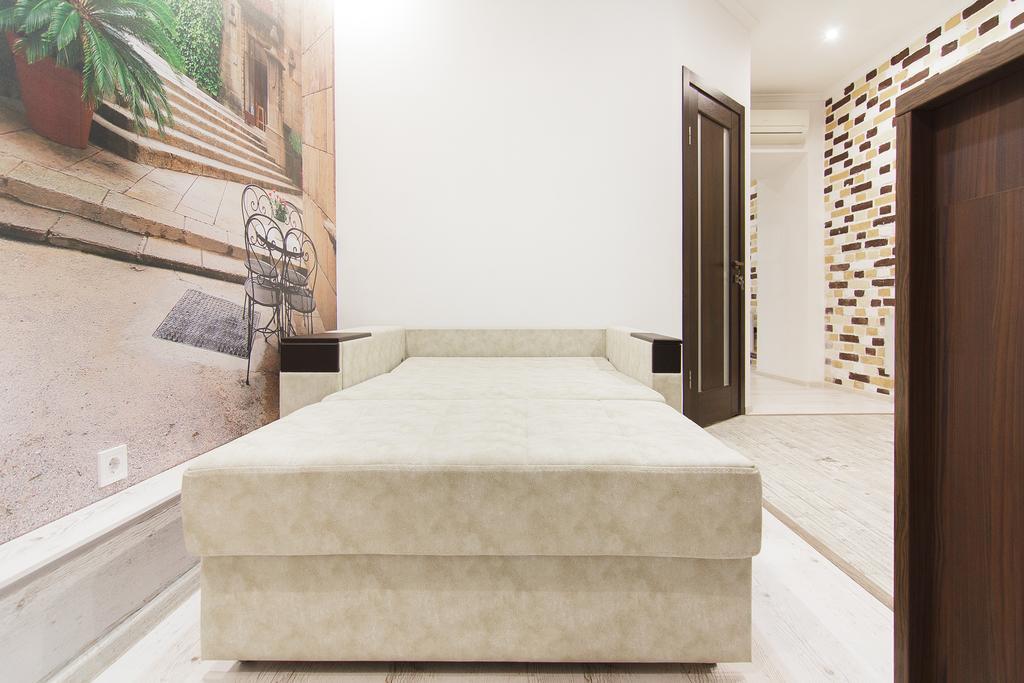 Club Suite Near Deribasovskaya أوديسا المظهر الخارجي الصورة
